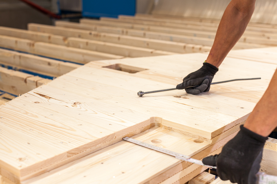 Planung und Bearbeitung von Massivholzwand